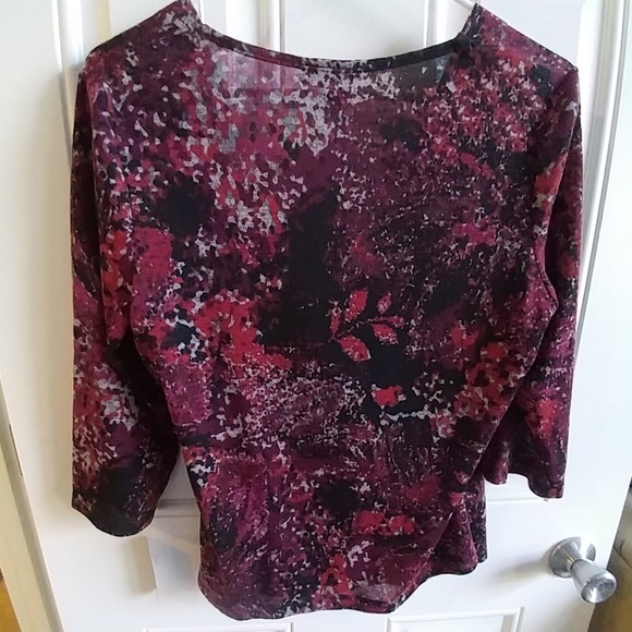 AGB wrap across 3/4 sleeve purple/red print v neck - Picture 2 of 7